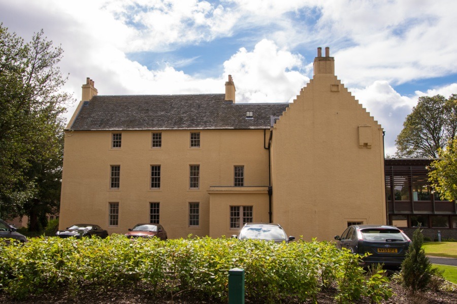 Alderstone House Castle in Mid Calder, Midlothian Stravaiging